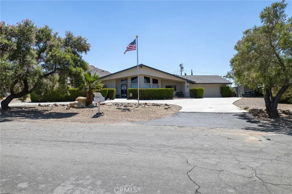 16058 Venango, Apple Valley, CA 92307 - #1