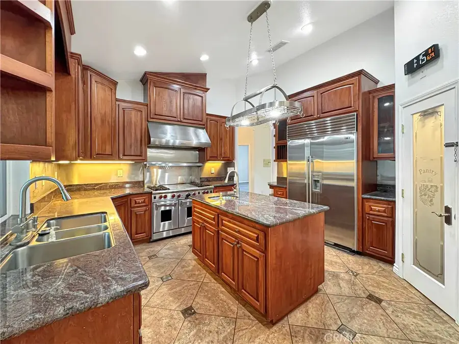 875 Clark, Riverside, CA 92501 - #2