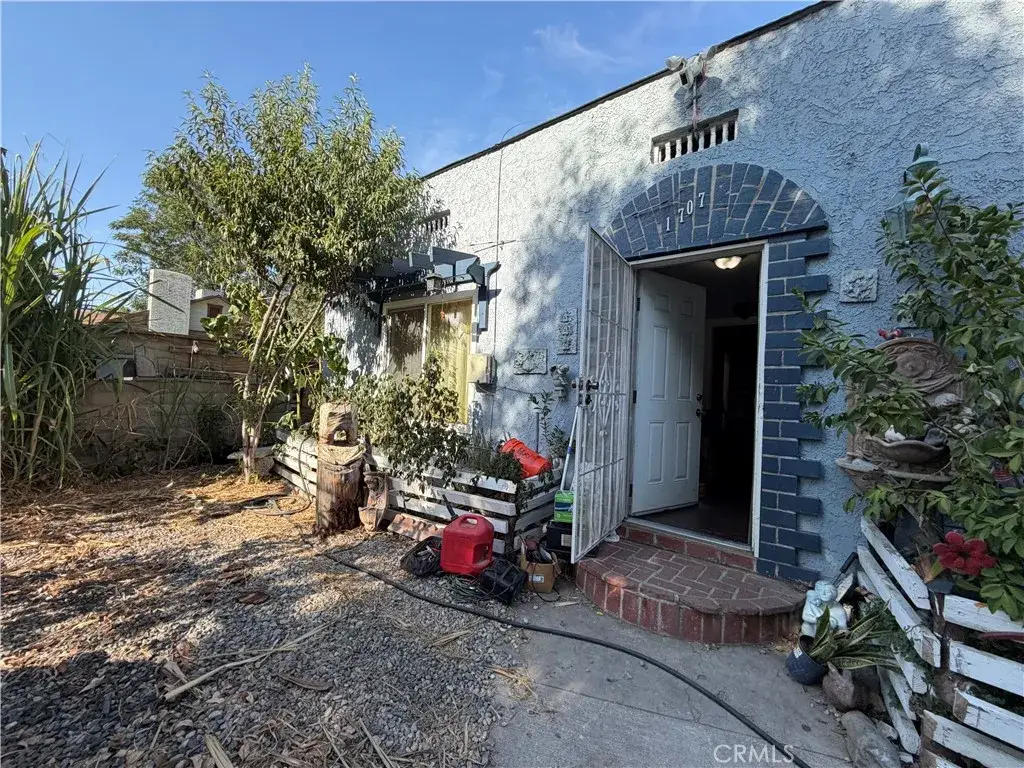 1707 N Arrowhead, San Bernardino, CA 92405 - #1