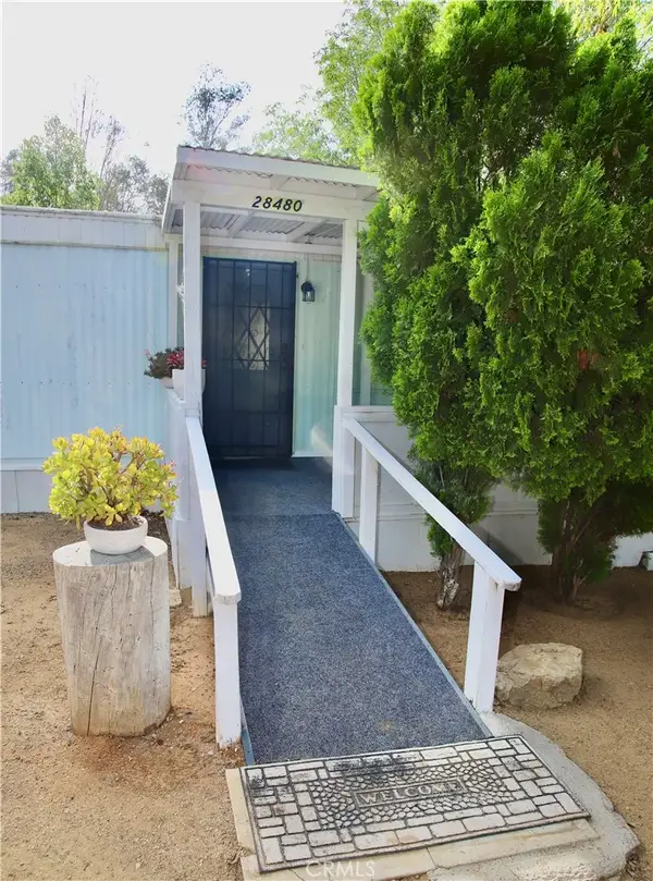 28480 Red Gum Drive, Lake Elsinore, CA 92532
