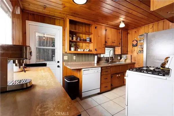 23668 Scenic, Crestline, CA 92325