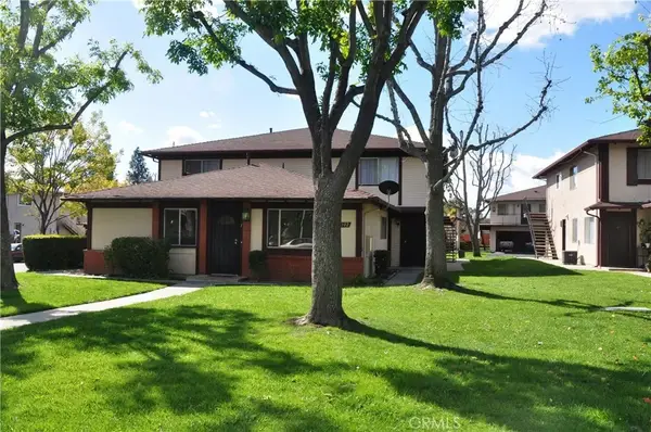 1102 W Calle Del Sol, Azusa, CA 91702