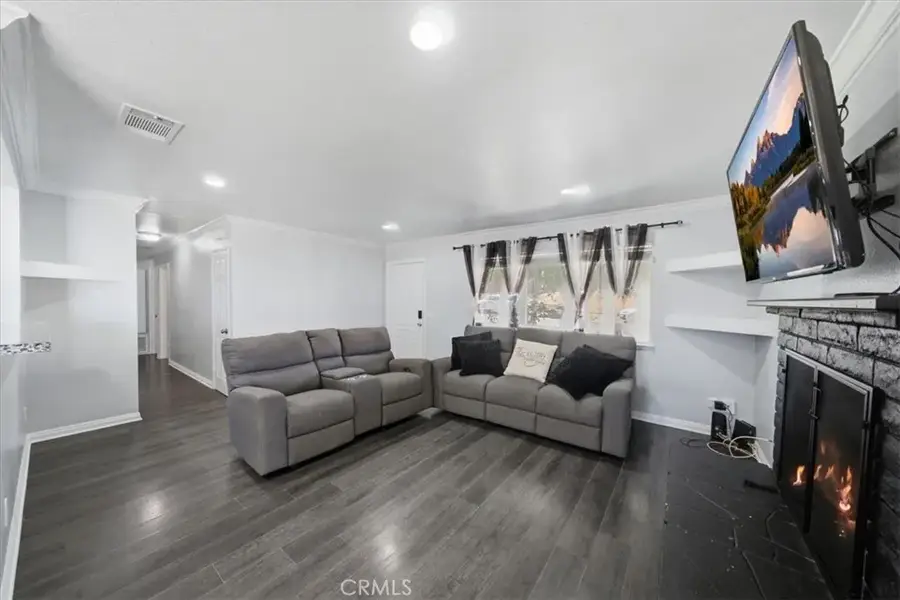 16523 Mackennas Gold Avenue, Lake Los Angeles, CA 93591 - #3