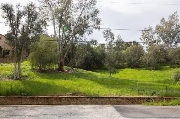 1702 Dwight, Redlands, CA 92373