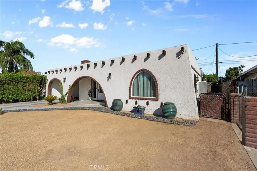 571 Gray St, Colton, CA 92324 - #3