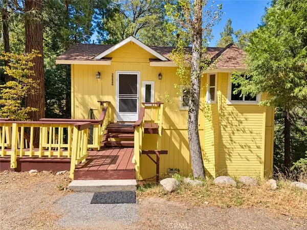 24086 Cresta, Crestline, CA 92325