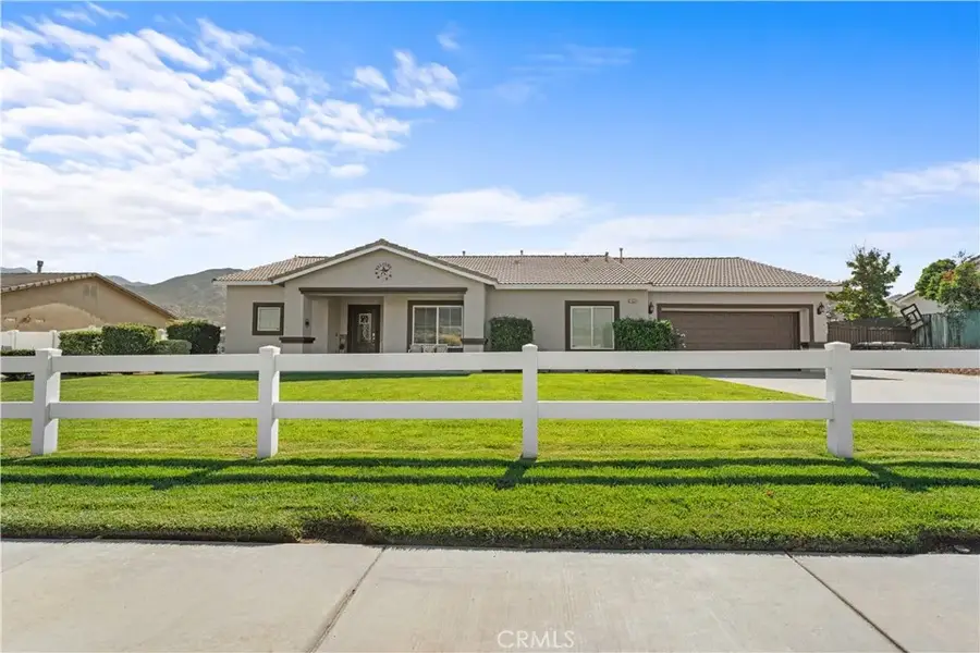 1424 Charles St, Banning, CA 92220 - #2