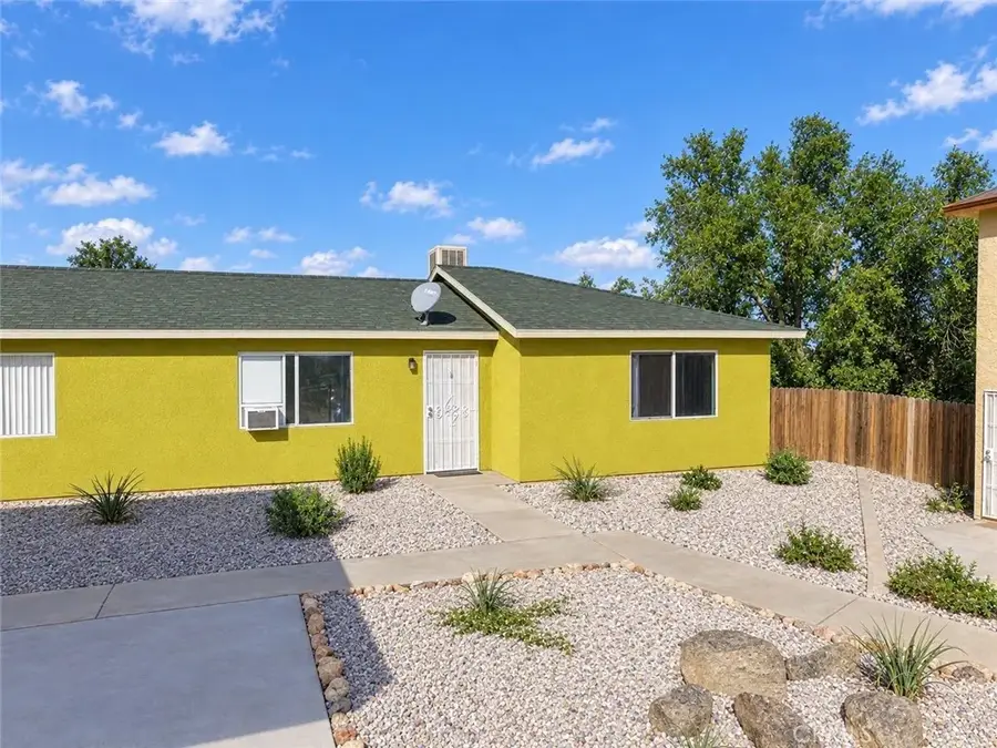17450 Sequoia, Hesperia, CA 92345 - #3