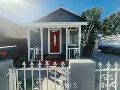 8206 Olanda, Paramount, CA 90723