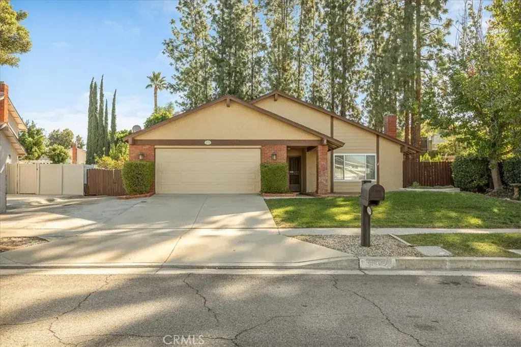1542 Powell, Redlands, CA 92374 - #1