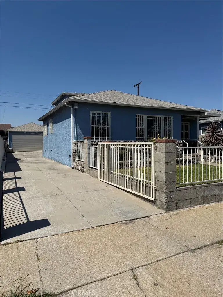 1705 W Arbutus, Compton, CA 90220 - #2