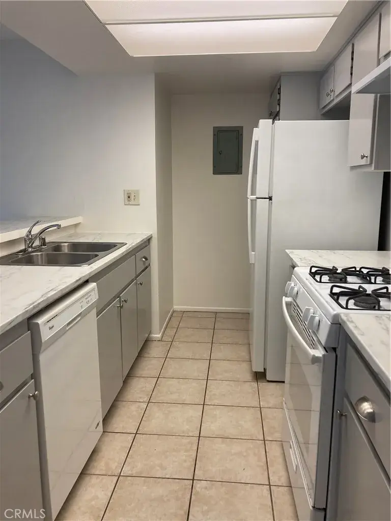 8505 Columbus Avenue #111, North Hills, CA 91343 - #2