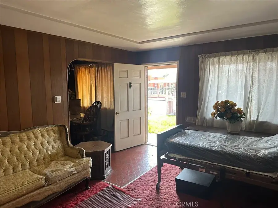 2549 Kansas Avenue, South Gate, CA 90280 - Image #2