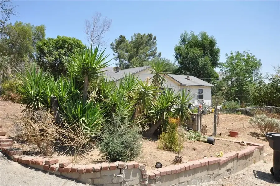 2090 Mt Vernon Avenue, Riverside, CA 92507 - Image #2