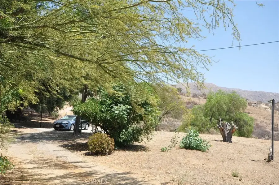 2090 Mt Vernon Avenue, Riverside, CA 92507 - Image #3