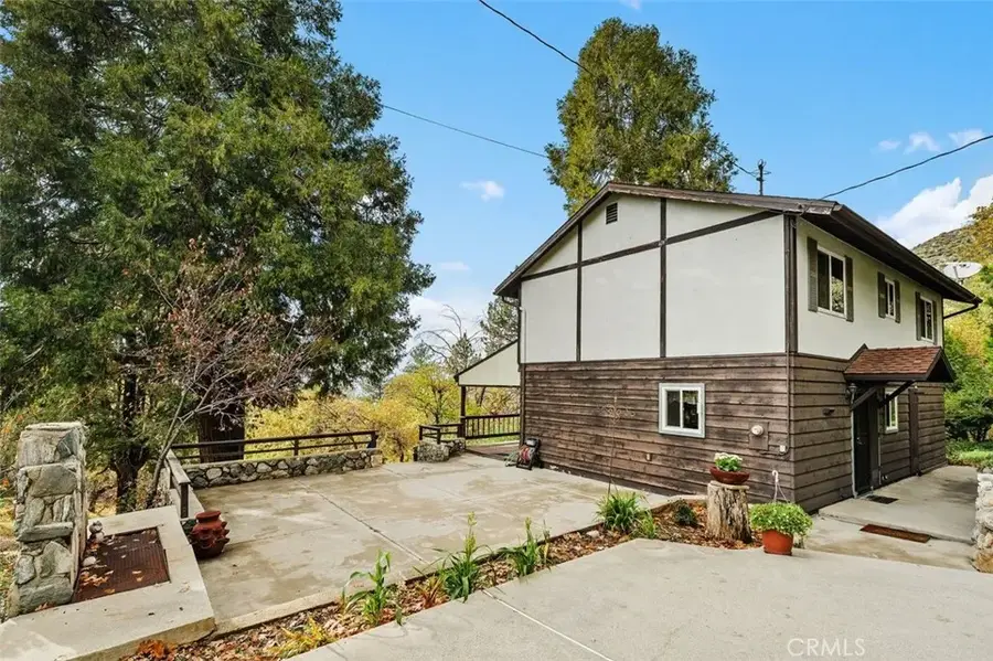 39566 Clearwater Drive, Oak Glen, CA 92399 - Image #3