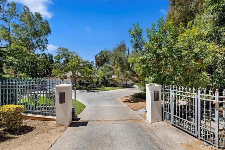 2100 Hathaway Place, Riverside, CA 92506 - Image #3