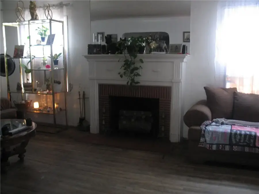 812 N Poinsettia Avenue, Compton, CA 90221 - #3