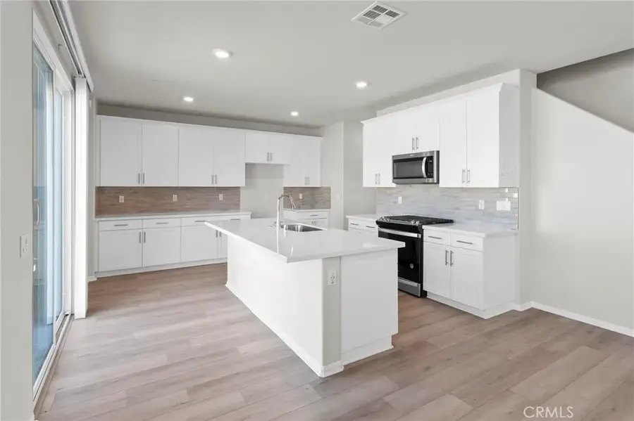 19409 Brush Creek Way, Lake Elsinore, CA 92532 - Image #2