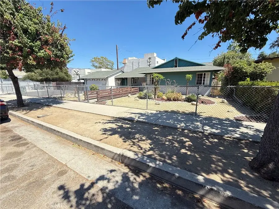 10430 Mcvine Avenue, Sunland, CA 91040 - Image #2