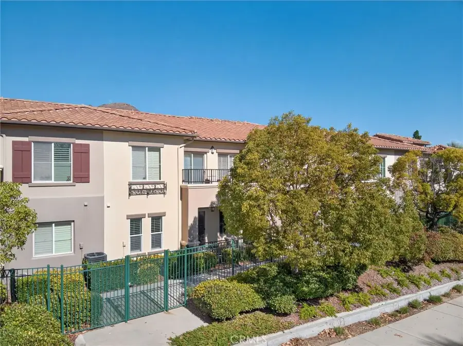 453 Country Club Drive #103, Simi Valley, CA 93065 - Image #2