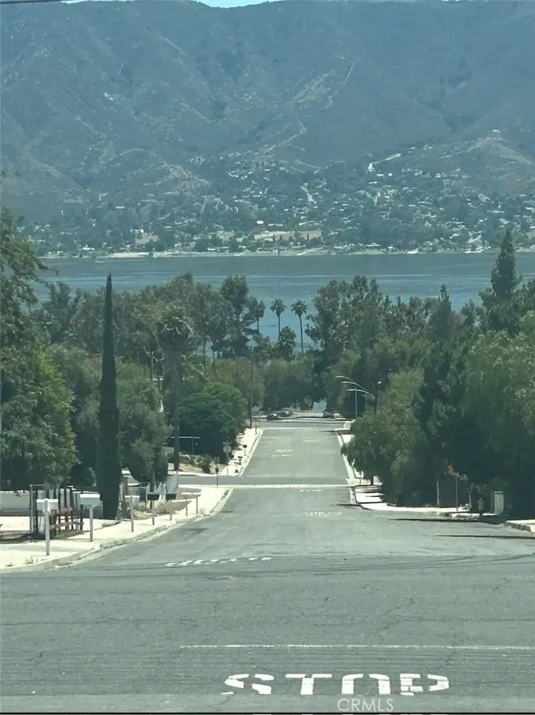 208 North Lewis St, Lake Elsinore, CA 92530 - Image #2