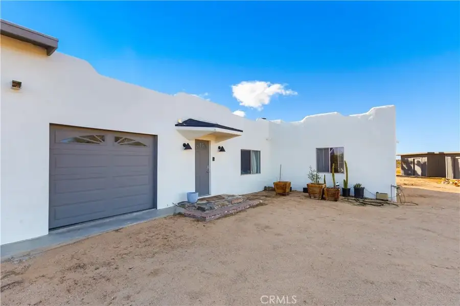 60611 Birdie Ln, Landers, CA 92285 - Image #3