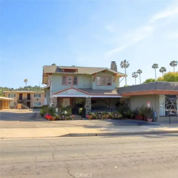 414 E Route 66 #A, Glendora, CA 91740