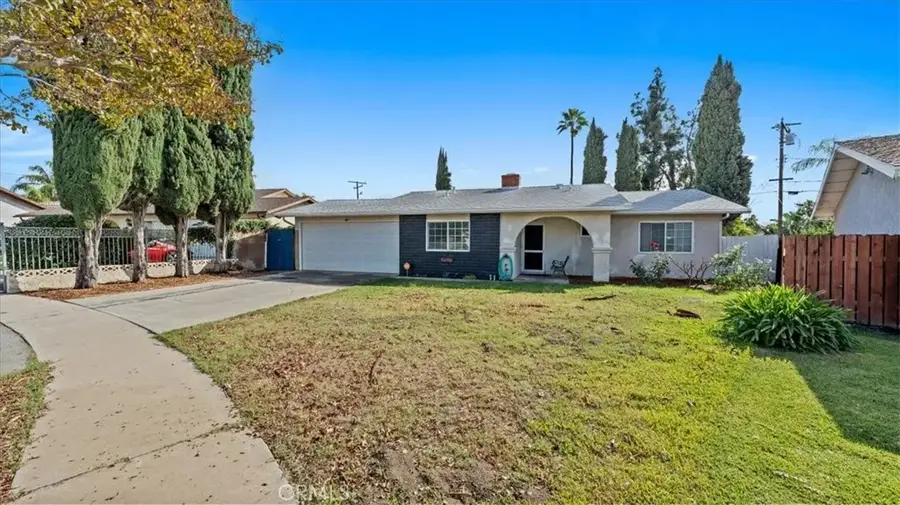 17547 Granada, Fontana, CA 92335 - Image #2