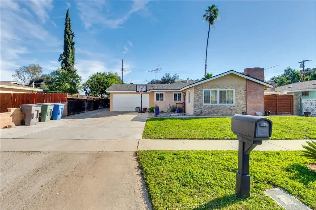 8738 San Vicente, Riverside, CA 92503 - Image #1