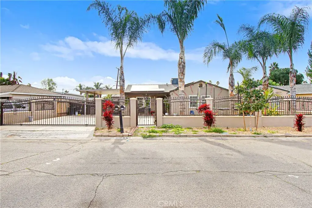 8426 Greenpoint, Riverside, CA 92503 - Image #1