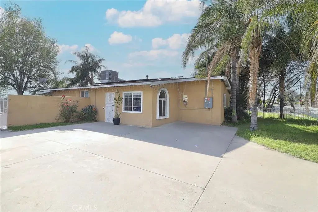 525 E 3rd, Rialto, CA 92376 - #1
