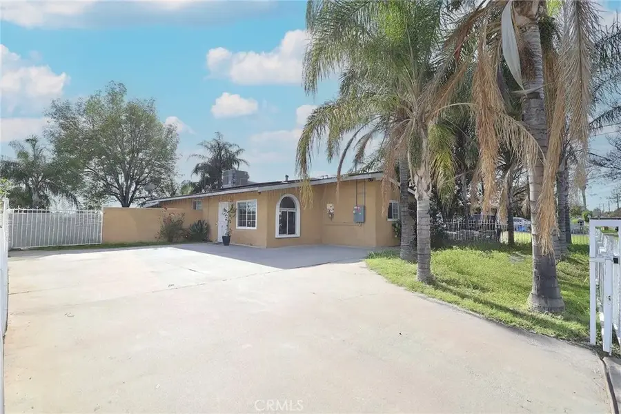 525 E 3rd, Rialto, CA 92376 - #2