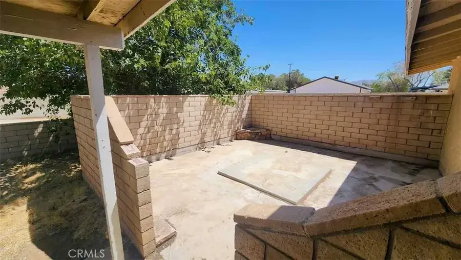 22330 Miramot Road, Apple Valley, CA 92308 - Image #3