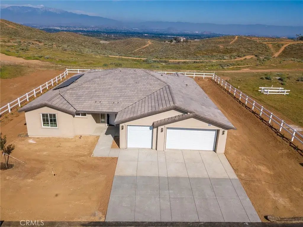 13744 Seven Hills Dr, Riverside, CA 92503 - #1