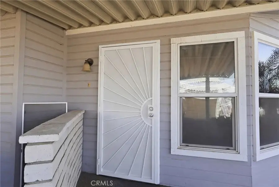 930 S. Santa Victoria, Hemet, CA 92543 - #3