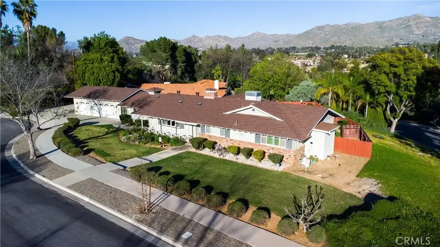 5296 Bronson, Riverside, CA 92506 - #2