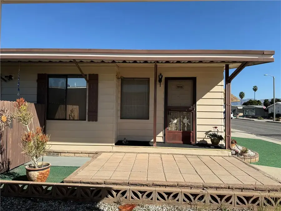 833 S Lyon Avenue, Hemet, CA 92543 - #2