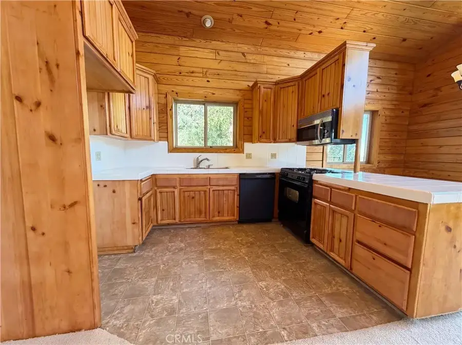 120 Zermat, Crestline, CA 92325 - #2