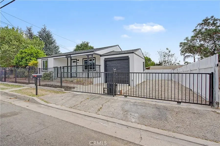 215 W Lugonia Ave, Redlands, CA 92374 - #3