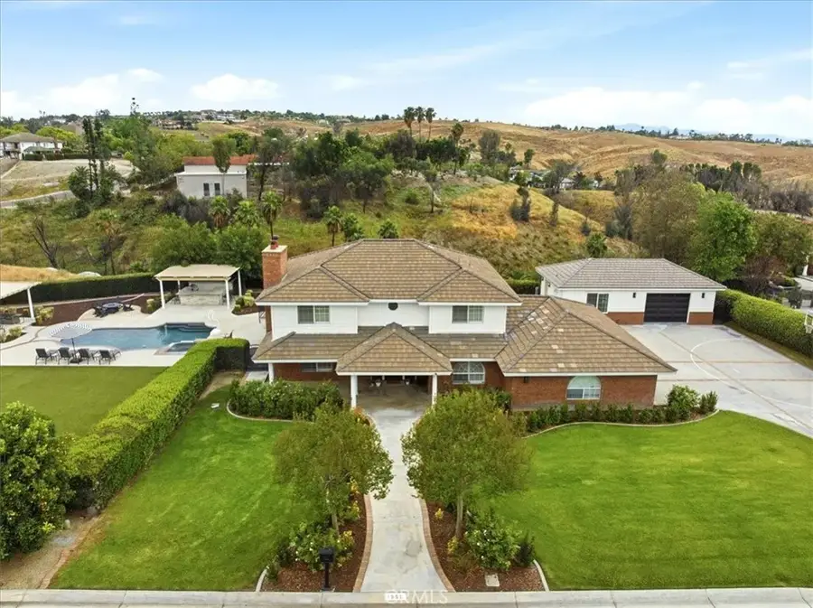 1956 Middle Creek, Riverside, CA 92506 - #3