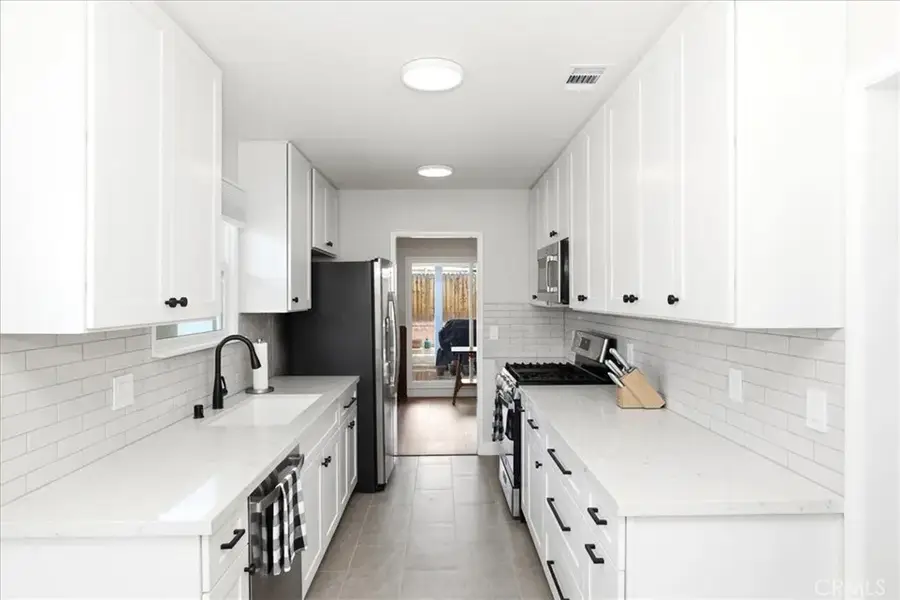 2909 Pecos, Riverside, CA 92506 - #2