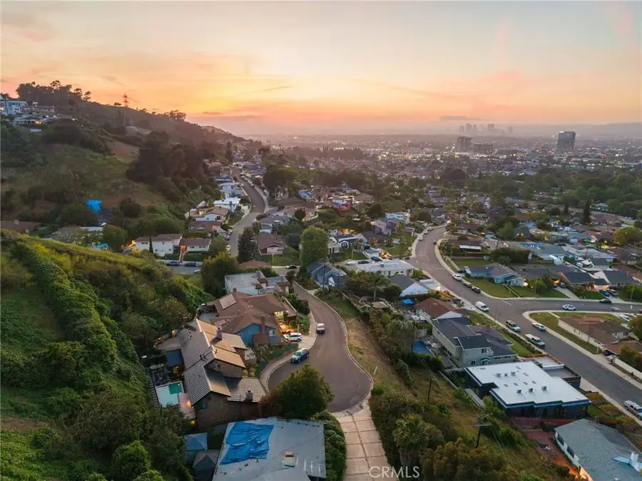 5261 Weatherford Dr, Los Angeles, CA 90008 - #2