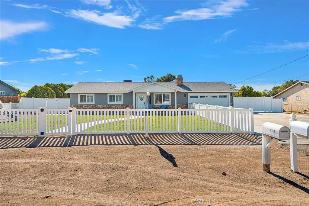10292 Kern, Hesperia, CA 92345 - #1