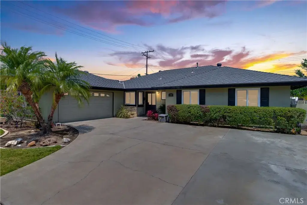 1049 El Mirador, Fullerton, CA 92835 - #1