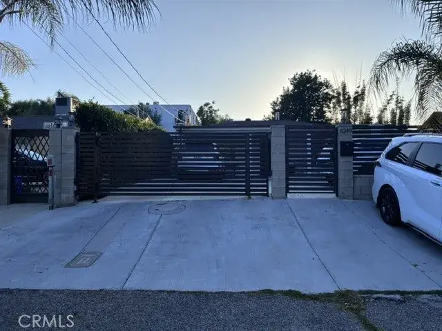 6249 Longridge, Van Nuys, CA 91401 - #1