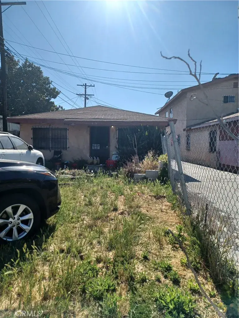 6113 Menlo, Los Angeles, CA 90044 - #1