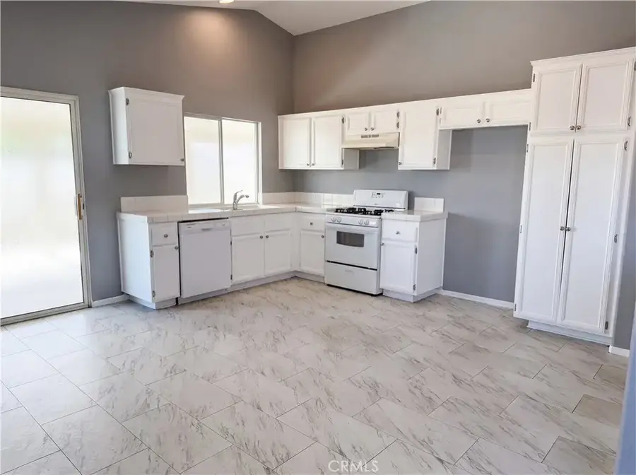 13577 Monterey, Victorville, CA 92392 - #2