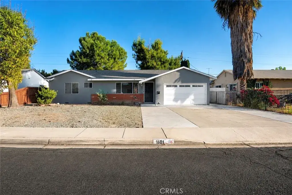 1101 Val Verde, Hemet, CA 92543 - #1