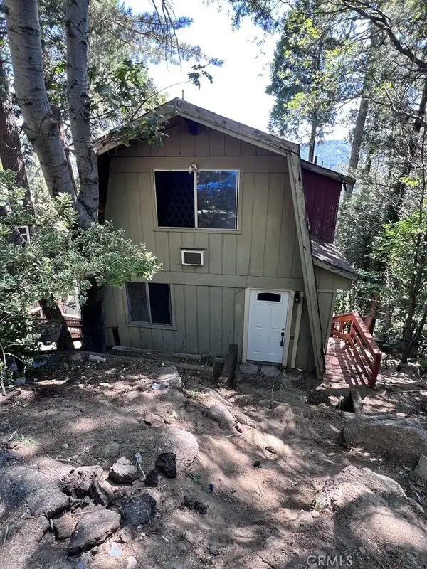 23865 Lakeview, Crestline, CA 92325